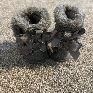 Infant gray slippers